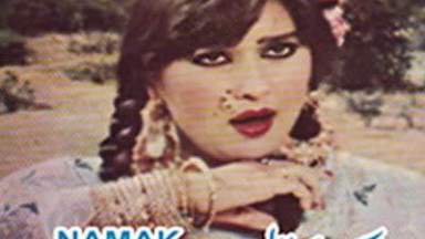 Tik Tik Kardi Rah) (Noor Jehan) (Film) Namak halal) (EMI Ltd original Song)