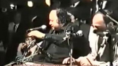 Rare Footage of Imran Khan Requesting Ustaad Nusrat Fateh Ali Khan for  Ali Da Malang