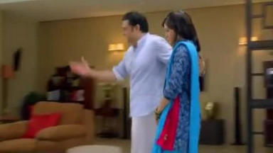 Govinda Gives His Blessings To Akshay Kumar &amp; Sonakshi   Holiday   Movie Sce
