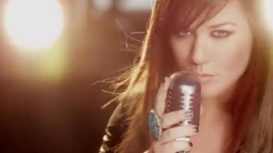 Kelly Clarkson   Stronger (What Doesn't Kill You) [Official Video]