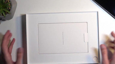 iPad Air 11 Unboxing - Discover What's Inside and Initial Setup