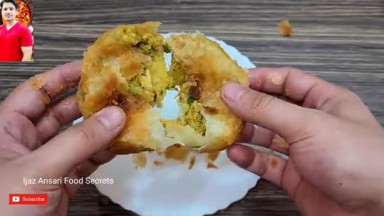 Kachori Recipe By ijaz Ansari   حلوائی اسٹال میں کچوری بنانے کا طریقہ   Chic